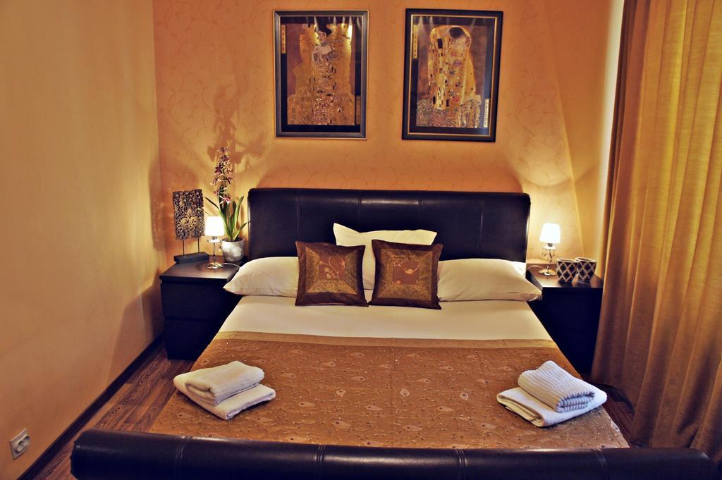 Agentia H Accommodation Bucarest Extérieur photo