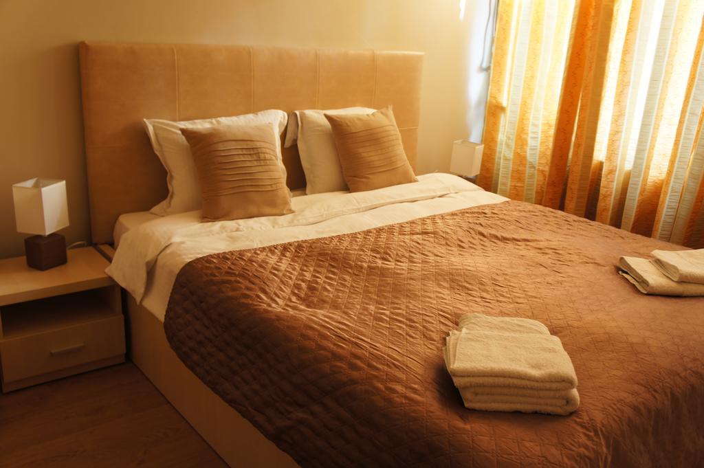 Agentia H Accommodation Bucarest Extérieur photo