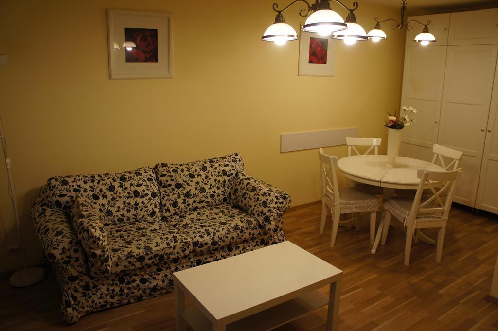 Agentia H Accommodation Bucarest Extérieur photo