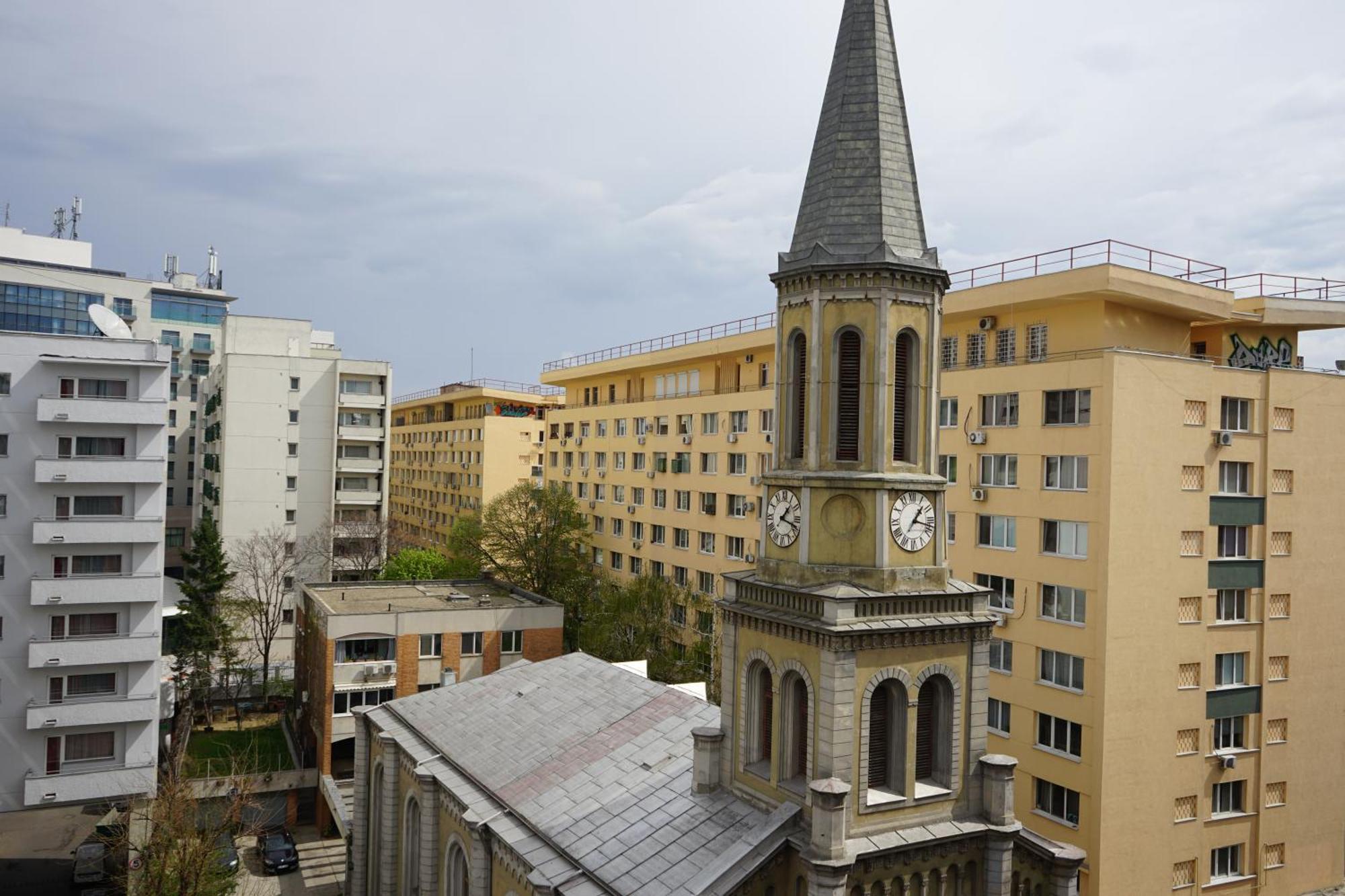 Agentia H Accommodation Bucarest Extérieur photo
