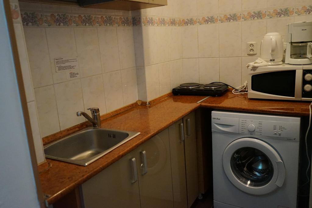 Agentia H Accommodation Bucarest Extérieur photo