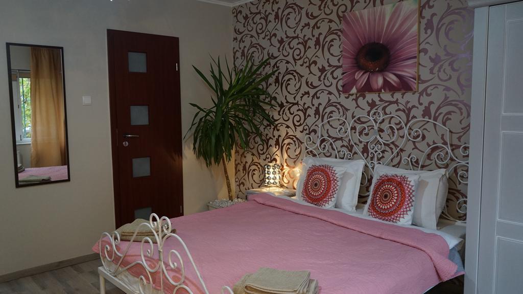 Agentia H Accommodation Bucarest Extérieur photo