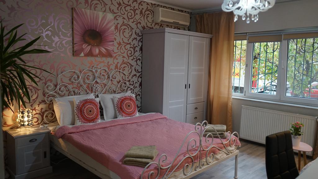 Agentia H Accommodation Bucarest Extérieur photo