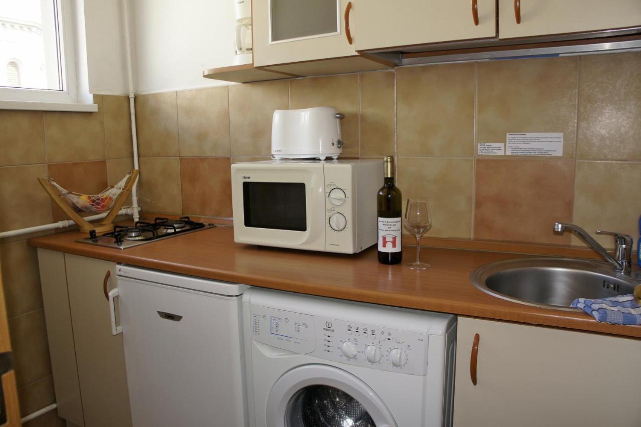 Agentia H Accommodation Bucarest Extérieur photo